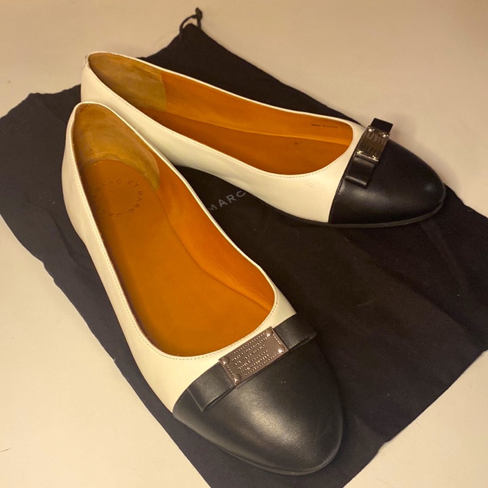 Marc Jacobs Black & White Flats like NEW